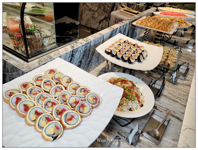 新北板橋。板橋凱撒大飯店 朋派自助餐︱西餐、牛排、熱炒、日料、甜點與古早味料理，相鄰車站10分鐘步程～環境乾淨舒適寬敞，平價吃到飽選擇