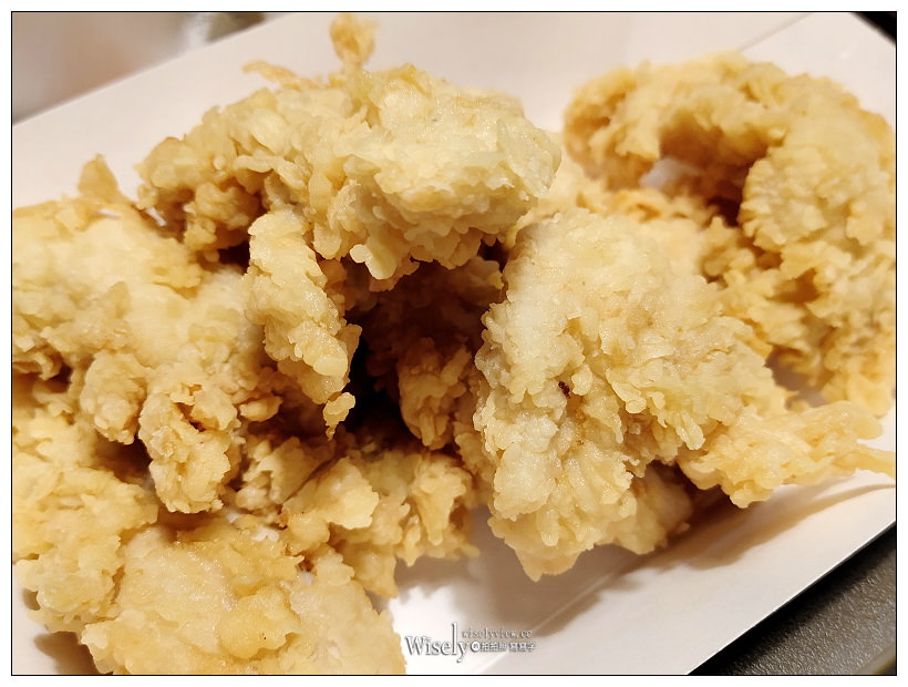 天母美食。德州美墨炸雞︱辣味韓式醬菜巨無霸雞腿堡，多汁炸雞桶 & 香酥雞柳～捷運明德站美食 x 士林區美食 x 天母美式餐廳 x 台北美式炸雞