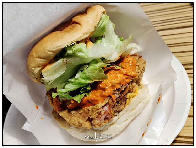 天母美食。德州美墨炸雞︱辣味韓式醬菜巨無霸雞腿堡，多汁炸雞桶 & 香酥雞柳～捷運明德站美食 x 士林區美食 x 天母美式餐廳 x 台北美式炸雞