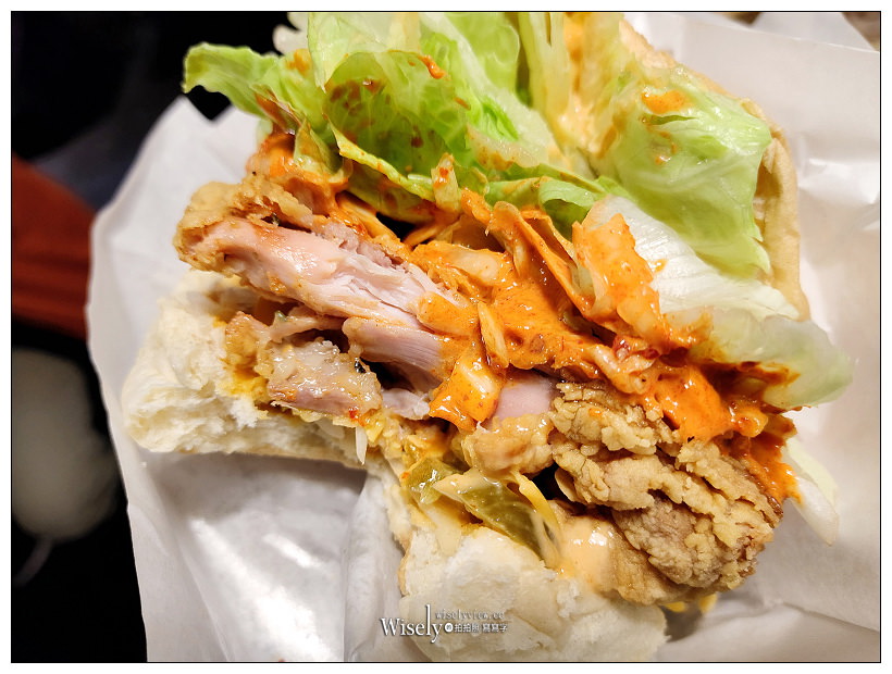 天母美食。德州美墨炸雞︱辣味韓式醬菜巨無霸雞腿堡，多汁炸雞桶 & 香酥雞柳～捷運明德站美食 x 士林區美食 x 天母美式餐廳 x 台北美式炸雞