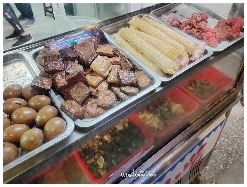 新店宵夜。民族路切仔麵 黑白切熱炒小吃店︱超大碗什錦湯麵，自製辣醬很威～捷運大坪林站美食／大坪林熱炒／營業時間晚上10點至凌晨3點