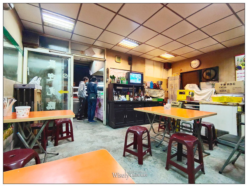 新店宵夜。民族路切仔麵 黑白切熱炒小吃店︱超大碗什錦湯麵，自製辣醬很威～捷運大坪林站美食／大坪林熱炒／營業時間晚上10點至凌晨3點