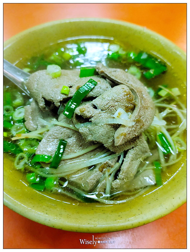 新店宵夜。民族路切仔麵 黑白切熱炒小吃店︱超大碗什錦湯麵，自製辣醬很威～捷運大坪林站美食／大坪林熱炒／營業時間晚上10點至凌晨3點