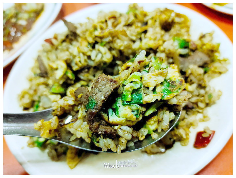 新店宵夜。民族路切仔麵 黑白切熱炒小吃店︱超大碗什錦湯麵，自製辣醬很威～捷運大坪林站美食／大坪林熱炒／營業時間晚上10點至凌晨3點