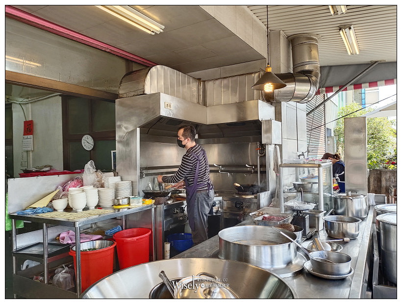 助仔牛肉湯︱安平三大牛肉湯之一︱當地最早的牛肉湯店︱台南安平美食