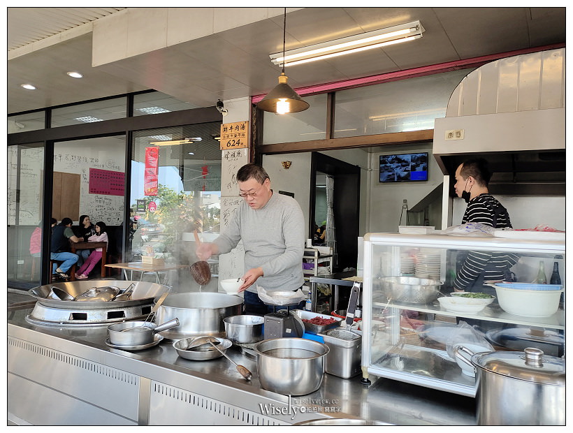 助仔牛肉湯︱安平三大牛肉湯之一︱當地最早的牛肉湯店︱台南安平美食