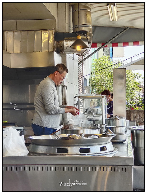 助仔牛肉湯︱安平三大牛肉湯之一︱當地最早的牛肉湯店︱台南安平美食