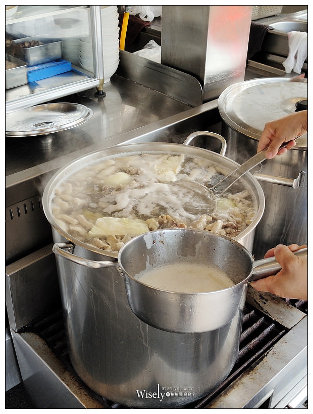 助仔牛肉湯︱安平三大牛肉湯之一︱當地最早的牛肉湯店︱台南安平美食