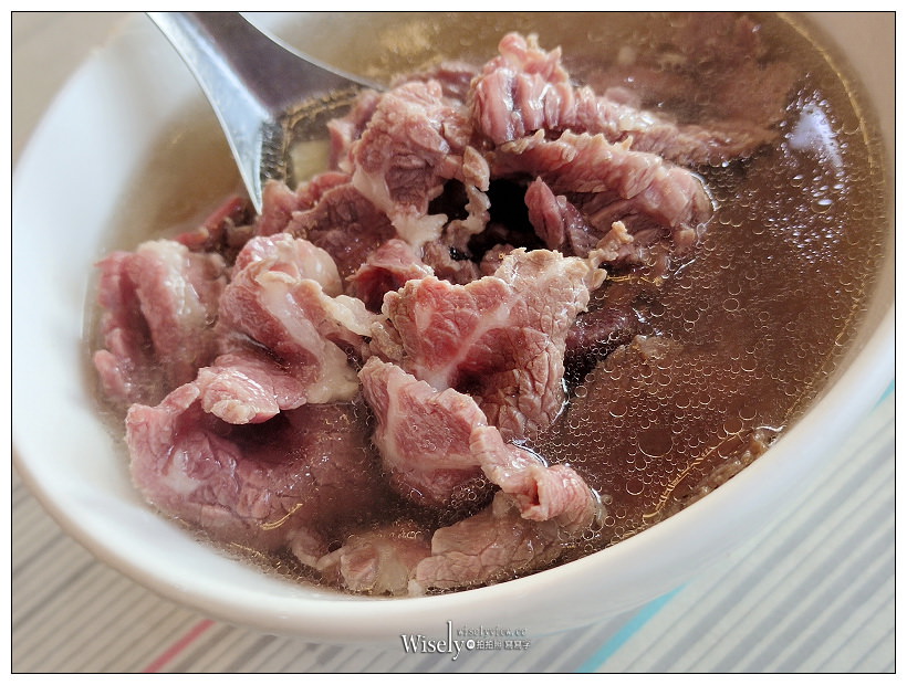 助仔牛肉湯︱安平三大牛肉湯之一︱當地最早的牛肉湯店︱台南安平美食