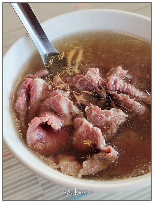 助仔牛肉湯︱安平三大牛肉湯之一︱當地最早的牛肉湯店︱台南安平美食