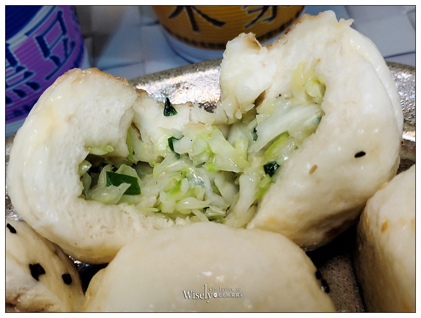 新店美食。三民水煎包︱肉香菜甜饀料多，蒜泥沾醬夠味，在地人的排隊美食～新店美食 x 新店小吃 x 捷運小碧潭站美食 x 新店高中美食 x 新店三民路美食