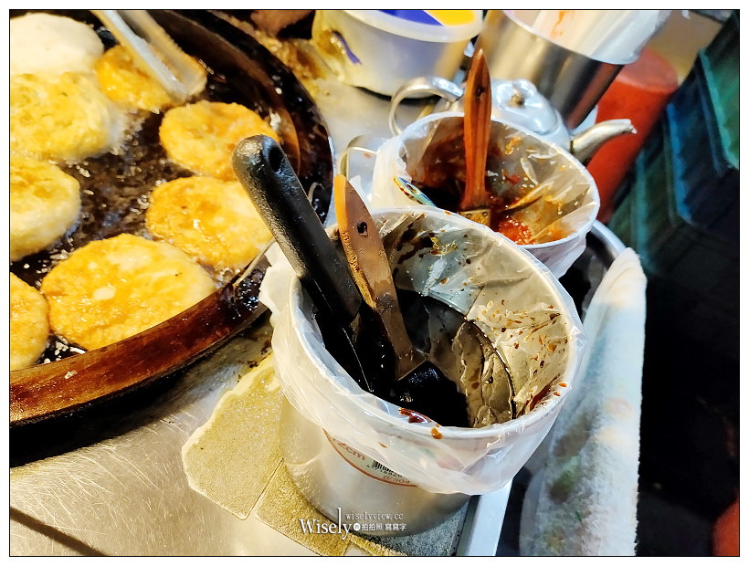 台北東區美食。韮菜餅、蘿蔔絲餅︱忠孝SOGO百貨後方排隊小吃，捷運忠孝復興站美食
