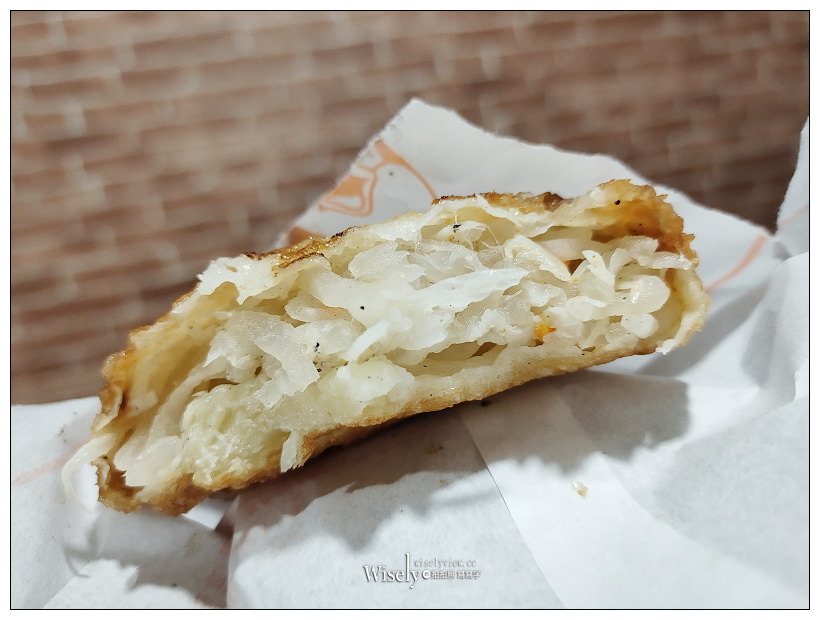 台北東區美食。韮菜餅、蘿蔔絲餅︱忠孝SOGO百貨後方排隊小吃，捷運忠孝復興站美食