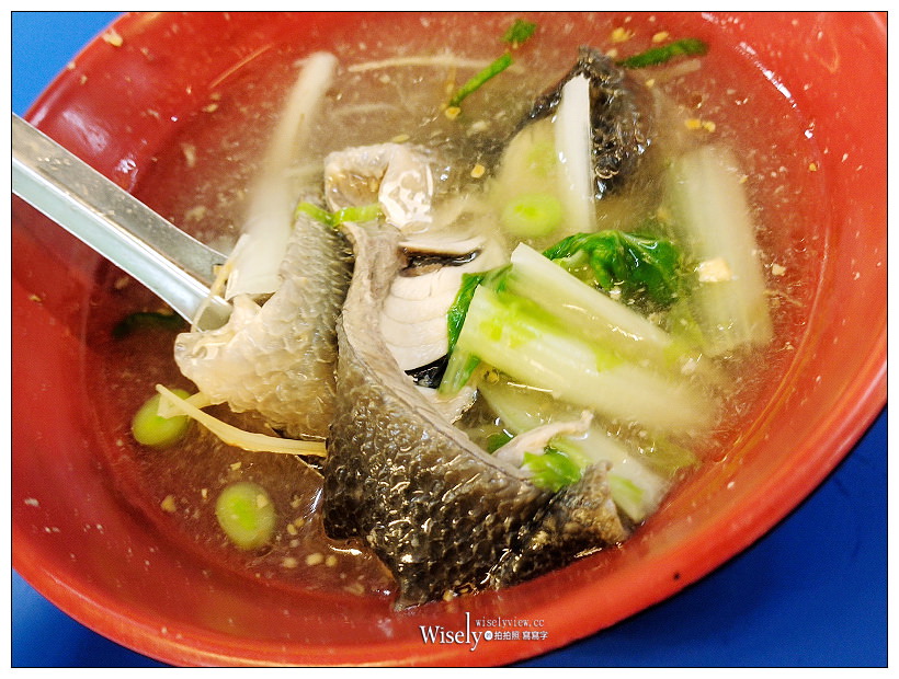 台北中正。南機場夜市 岡山肉燥飯︱在地人的早午餐，走南部風格特色小吃，焢肉飯、魚皮湯都好吃