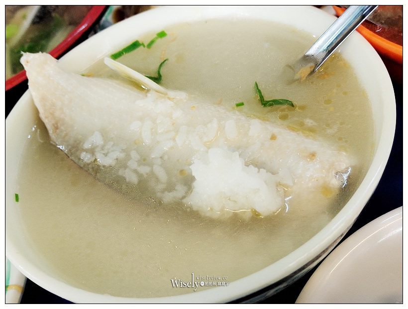 台北中正。南機場夜市 岡山肉燥飯︱在地人的早午餐，走南部風格特色小吃，焢肉飯、魚皮湯都好吃