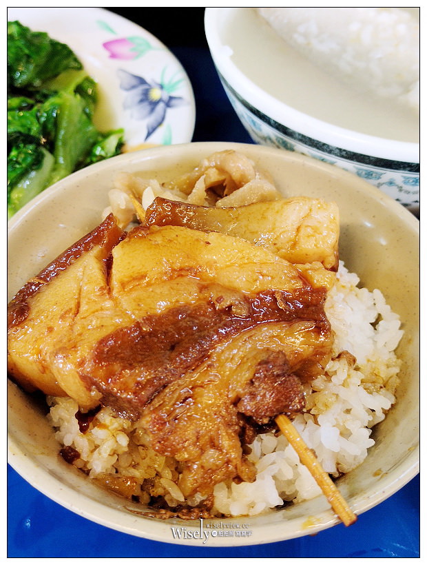 台北中正。南機場夜市 岡山肉燥飯︱在地人的早午餐，走南部風格特色小吃，焢肉飯、魚皮湯都好吃