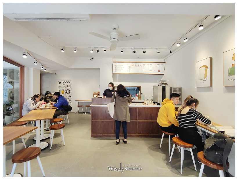 台大公館美食。鱷吐司︱特色文青早午餐，IG打卡視覺風格，推薦芋泥肉鬆口味，金門老店金排骨也有特色～捷運公館站美食 x 台大早午餐 x 中正區美食