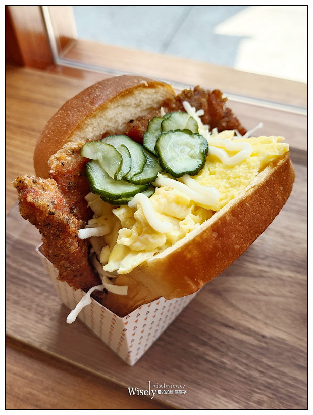 台大公館美食。鱷吐司︱特色文青早午餐，IG打卡視覺風格，推薦芋泥肉鬆口味，金門老店金排骨也有特色～捷運公館站美食 x 台大早午餐 x 中正區美食