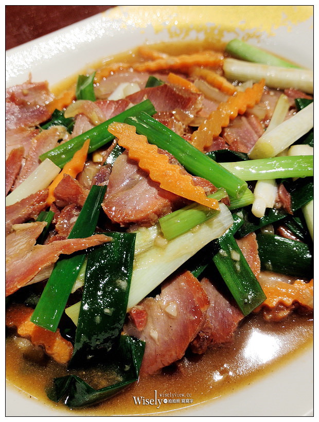 宜蘭美食。新久記烤鴨︱烤鴨皮脆肉嫩又滑口，熱炒份量足且又平價，便當店轉型熱炒店家，在地人20多年來的記憶美味～宜蘭燒臘 x 宜蘭烤鴨 x 宜蘭熱炒