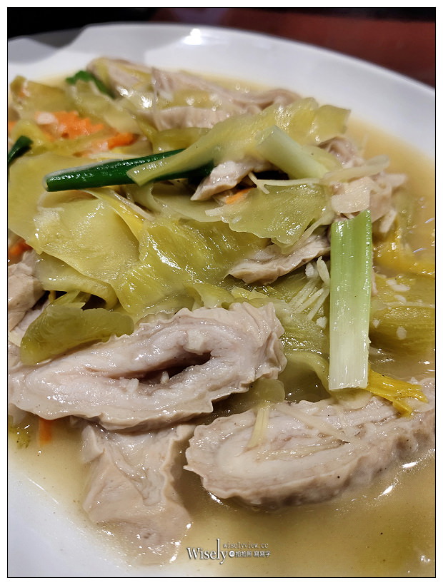 宜蘭美食。新久記烤鴨︱烤鴨皮脆肉嫩又滑口,熱炒份量足且又平價,便當店轉型熱炒店家,在地人20多年來的記憶美味~宜蘭燒臘 x 宜蘭烤鴨 x 宜蘭熱炒 宜蘭美食。新久記烤鴨︱烤鴨皮脆肉嫩又滑口,熱炒份量足且又平價,便當店轉型熱炒店家,在地人20多年來的記憶美味~宜蘭燒臘 x 宜蘭烤鴨 x 宜蘭熱炒