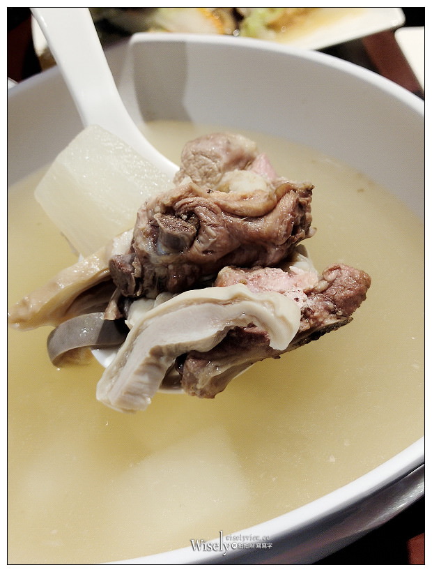 宜蘭美食。新久記烤鴨︱烤鴨皮脆肉嫩又滑口,熱炒份量足且又平價,便當店轉型熱炒店家,在地人20多年來的記憶美味~宜蘭燒臘 x 宜蘭烤鴨 x 宜蘭熱炒 宜蘭美食。新久記烤鴨︱烤鴨皮脆肉嫩又滑口,熱炒份量足且又平價,便當店轉型熱炒店家,在地人20多年來的記憶美味~宜蘭燒臘 x 宜蘭烤鴨 x 宜蘭熱炒