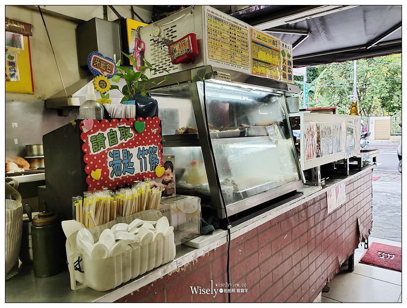 中和美食。王家古早味傳統小吃︱來自彰化在地40年,傳統油飯古早味滷汁,在地廟口小吃攤起家 中和美食。王家古早味傳統小吃︱來自彰化在地40年,傳統油飯古早味滷汁,在地廟口小吃攤起家