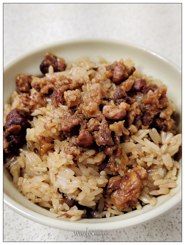 中和美食。王家古早味傳統小吃︱來自彰化在地40年，傳統油飯古早味滷汁，在地廟口小吃攤起家