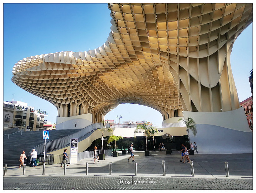 西班牙 塞維亞景點。都市陽傘 Metropol Parasol︱結合市集與餐飲的休閒空間，全球最大木建築的塞維亞大蘑菇（Sevilla Mercado de la Encarnación）