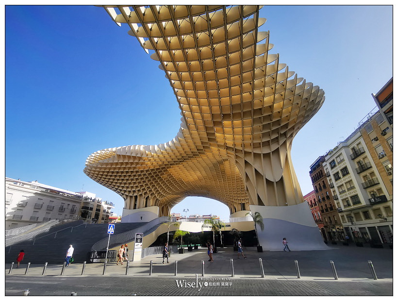 西班牙 塞維亞景點。都市陽傘 Metropol Parasol︱結合市集與餐飲的休閒空間，全球最大木建築的塞維亞大蘑菇（Sevilla Mercado de la Encarnación）