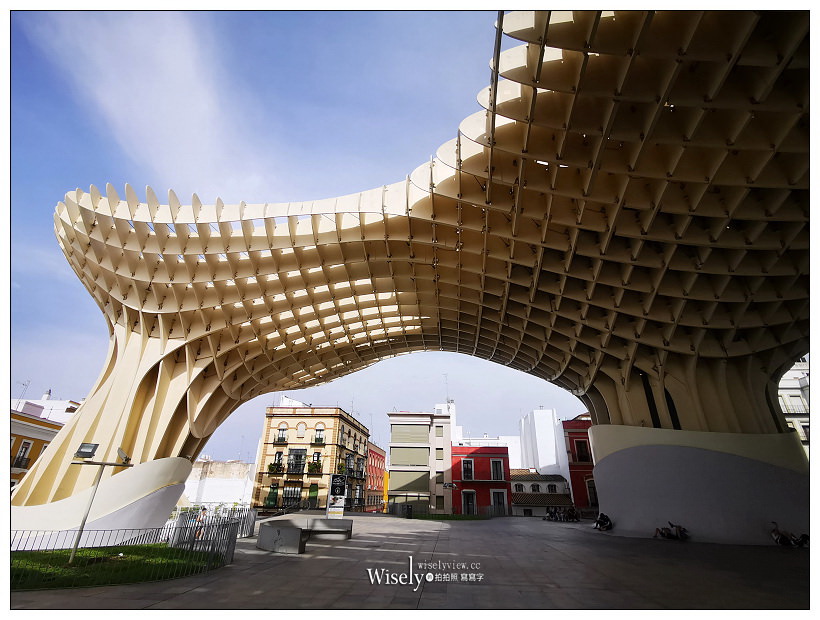 西班牙 塞維亞景點。都市陽傘 Metropol Parasol︱結合市集與餐飲的休閒空間，全球最大木建築的塞維亞大蘑菇（Sevilla Mercado de la Encarnación）