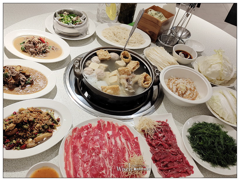台北中山。豐光溫體羊肉爐︱台中名店媲美北京涮羊肉，清湯香甜佐國產羊肉，推薦四季羊雜與雪花蒸肉，相鄰建國北路三段高架橋下～捷運行天宮站美食