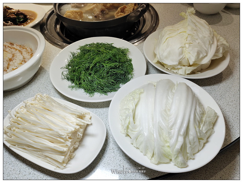 台北中山。豐光溫體羊肉爐︱台中名店媲美北京涮羊肉，清湯香甜佐國產羊肉，推薦四季羊雜與雪花蒸肉，相鄰建國北路三段高架橋下～捷運行天宮站美食