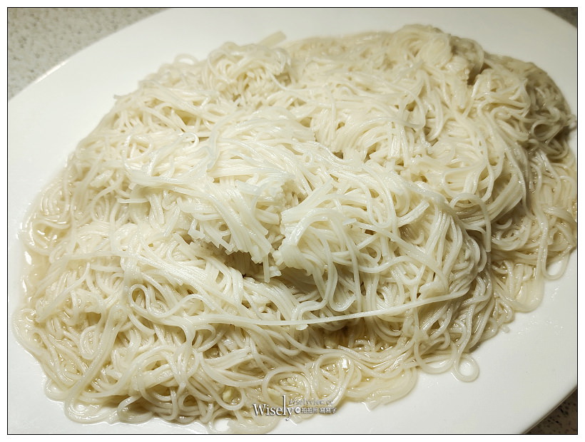 台北中山。豐光溫體羊肉爐︱台中名店媲美北京涮羊肉，清湯香甜佐國產羊肉，推薦四季羊雜與雪花蒸肉，相鄰建國北路三段高架橋下～捷運行天宮站美食