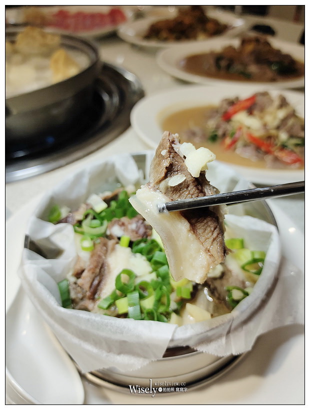 台北中山。豐光溫體羊肉爐︱台中名店媲美北京涮羊肉，清湯香甜佐國產羊肉，推薦四季羊雜與雪花蒸肉，相鄰建國北路三段高架橋下～捷運行天宮站美食