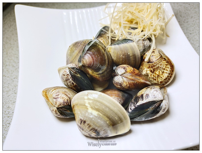 台北中山。豐光溫體羊肉爐︱台中名店媲美北京涮羊肉，清湯香甜佐國產羊肉，推薦四季羊雜與雪花蒸肉，相鄰建國北路三段高架橋下～捷運行天宮站美食