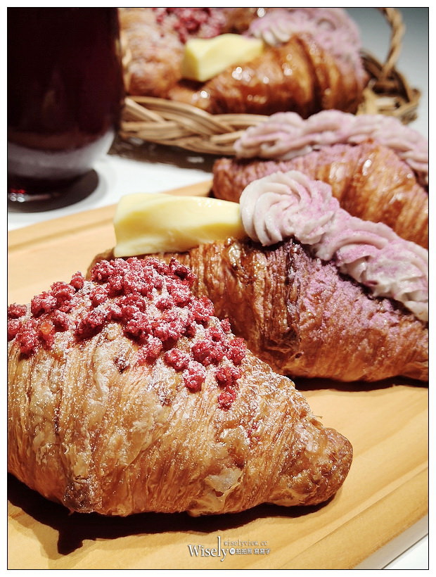 八月堂 HAZUKIDO。京站時尚廣場小碧潭店︱母親節新品《粉想寵愛妳》可頌麵包（莓麗繽紛、紫芋見愛、紫薯芋泥），全省預購享85折～即日起至5/7止