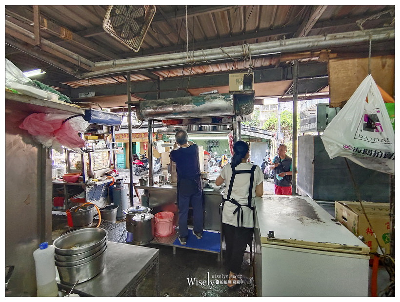 台北大稻埕慈聖宮小吃。媽祖宮口四神湯 x 肉包燒賣︱傳統平價古早味路邊攤銅板美食～捷運大橋頭站美食