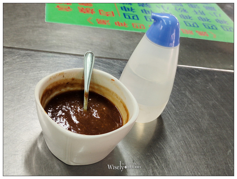 台北大稻埕慈聖宮小吃。媽祖宮口四神湯 x 肉包燒賣︱傳統平價古早味路邊攤銅板美食～捷運大橋頭站美食