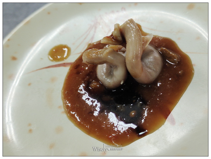 台北大稻埕慈聖宮小吃。媽祖宮口四神湯 x 肉包燒賣︱傳統平價古早味路邊攤銅板美食～捷運大橋頭站美食