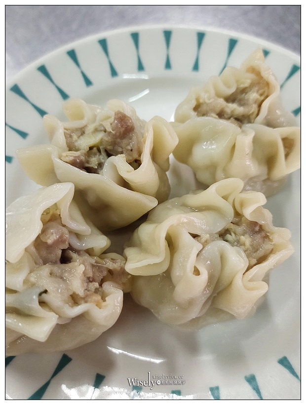 台北大稻埕慈聖宮小吃。媽祖宮口四神湯 x 肉包燒賣︱傳統平價古早味路邊攤銅板美食～捷運大橋頭站美食