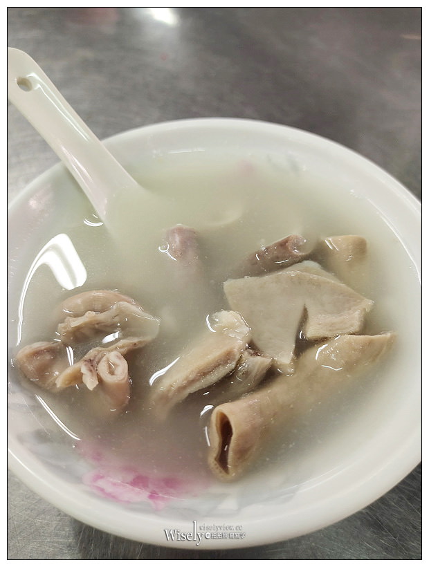 台北大稻埕慈聖宮小吃。媽祖宮口四神湯 x 肉包燒賣︱傳統平價古早味路邊攤銅板美食～捷運大橋頭站美食