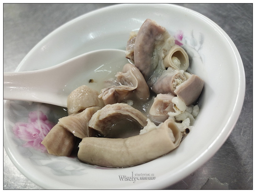 台北大稻埕慈聖宮小吃。媽祖宮口四神湯 x 肉包燒賣︱傳統平價古早味路邊攤銅板美食～捷運大橋頭站美食