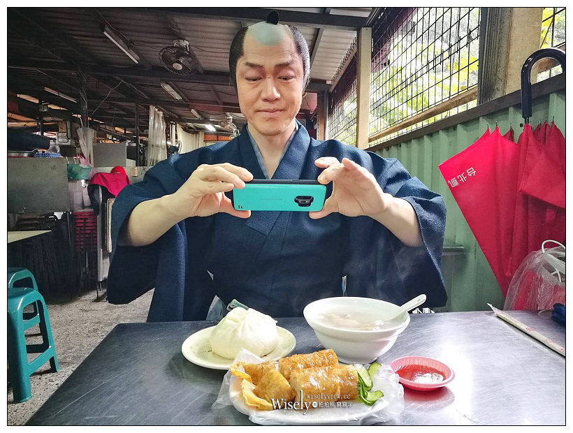 台北大稻埕慈聖宮小吃。媽祖宮口四神湯 x 肉包燒賣︱傳統平價古早味路邊攤銅板美食～捷運大橋頭站美食