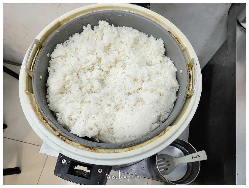 板橋便當。翔鴻港式燒臘快餐︱百元內份量多，內用白飯吃到飽，三個即外送～埔墘國小美食 x 永豐街美食