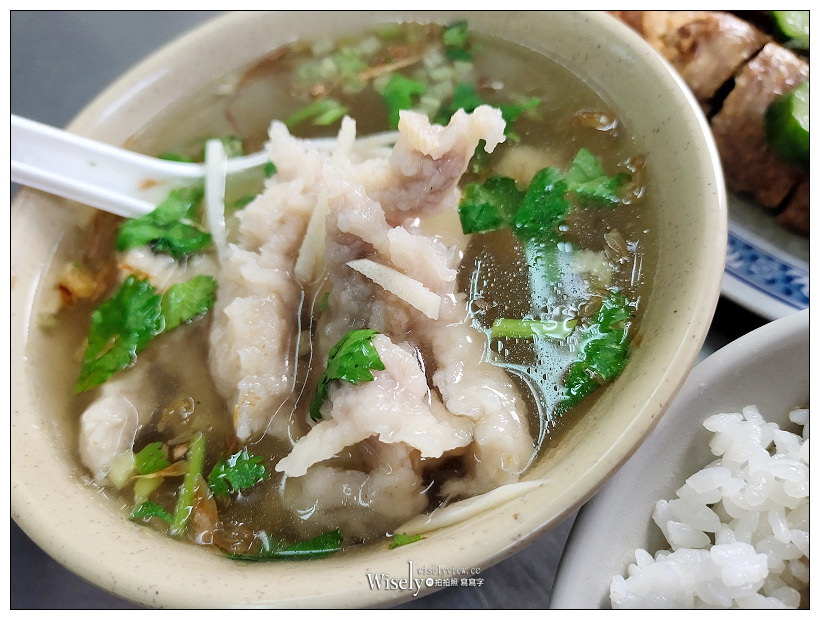 士林美食。阿國滷肉飯︱天母晚餐宵夜銅板小吃，清湯肉羹、炸雞卷、黑白切、香菇肉粥～德行東路美食 x 捷運芝山站美食 x 天母美食 x 天母宵夜 x 天母魯肉飯