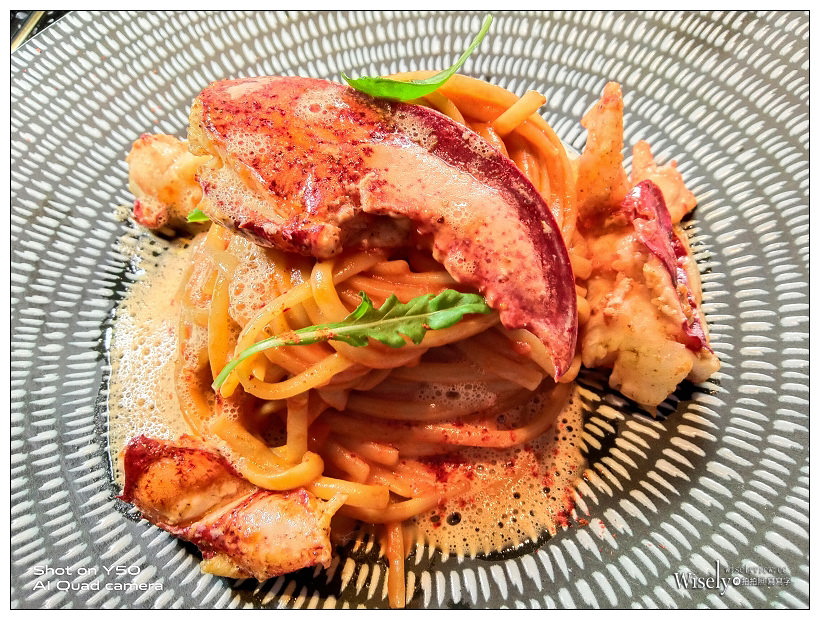 大直英迪格酒店。T.R Bar & Kitchen︱平價美味威靈頓牛排與多道特色義法料理，融合時尚設計與早期磚瓦河畔享受米其林級美食佳餚～線上旅展買特價優惠見文末