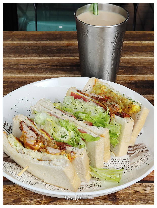 世新早午餐。總匯更好 Always Better︱鐵板嫩雞總匯三明治料好實在，價格親民份量十足，相鄰考試院與世新後門～木柵美食 x 世新美食 x 文山區早午餐