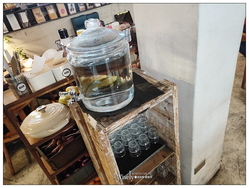板橋美食。Merci Café︱復古歐美風格環境，平價早午餐料理豐盛有料，在地人氣IG打卡餐廳～捷運板橋站美食 x 府中咖啡廳 x 板橋大遠百咖啡廳 x 新北市府美食