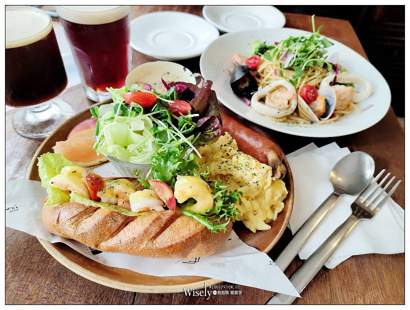 板橋美食。Merci Café︱復古歐美風格環境，平價早午餐料理豐盛有料，在地人氣IG打卡餐廳～捷運板橋站美食 x 府中咖啡廳 x 板橋大遠百咖啡廳 x 新北市府美食