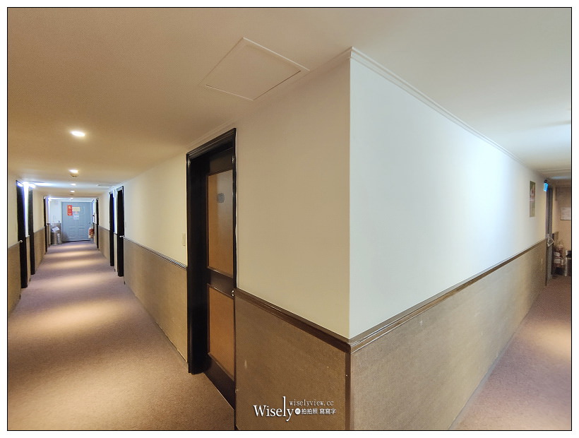 基隆住宿推薦。大華飯店︱相鄰車站與廟口夜市5分鐘步程，平價舒適價格便宜，相鄰全聯超市與便利超商